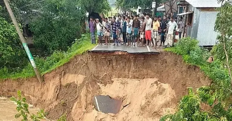 রাঙামাটিতে ধসে পড়া বেইলি সেতু